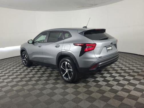 Sterling Gray Metallic 2026 Chevrolet Trax FWD 1RS