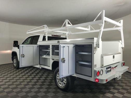 Summit White 2026 Chevrolet Silverado 2500 WT