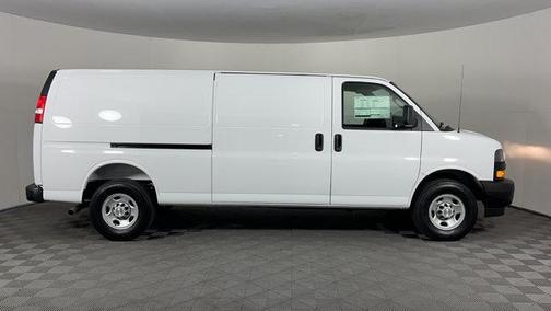 2025 Chevrolet Express 2500 RWD 2500 Extended Wheelbase WT