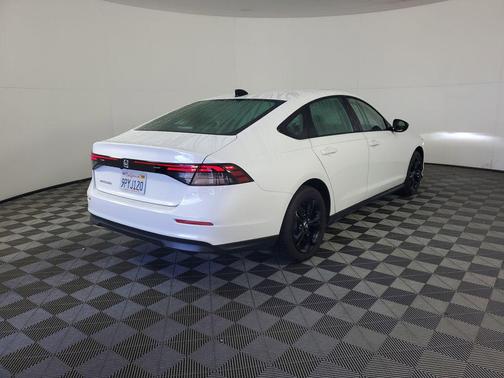 2025 Honda Accord Sport SE 1.5T