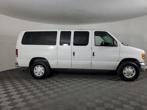 2003 Ford E350 Super Duty XL Wagon
