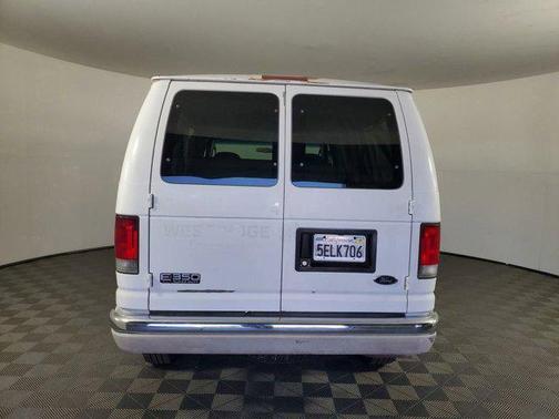 2003 Ford E350 Super Duty XL Wagon