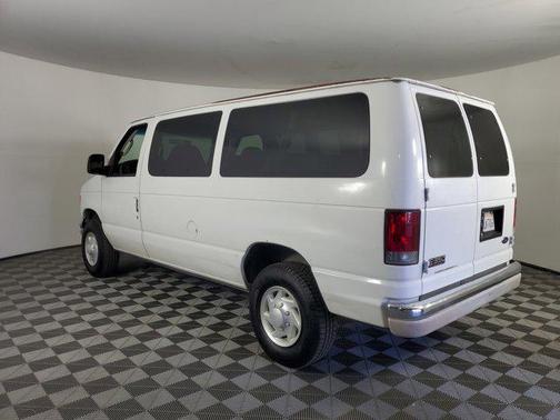 2003 Ford E350 Super Duty XL Wagon
