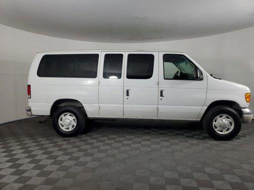 2003 Ford E350 Super Duty XL Wagon