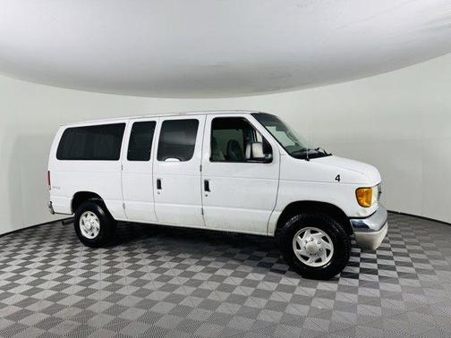 2003 Ford E350 Super Duty XL Wagon