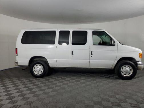 2003 Ford E350 Super Duty XL Wagon