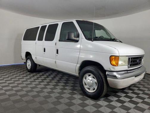 2003 Ford E350 Super Duty XL Wagon