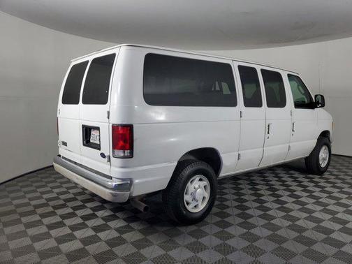2003 Ford E350 Super Duty XL Wagon