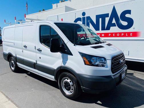 Photo 3 of 5 of 2018 Ford Transit-150 Base