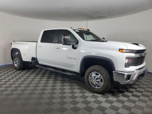 2026 Chevrolet Silverado 3500 LT
