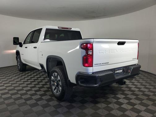 2026 Chevrolet Silverado 2500 Custom