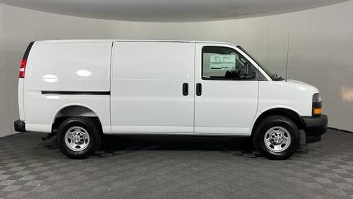 2025 Chevrolet Express 2500 RWD 2500 Regular Wheelbase WT
