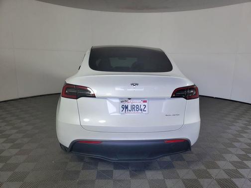 2024 Tesla Model Y Long Range Dual Motor All-Wheel Drive
