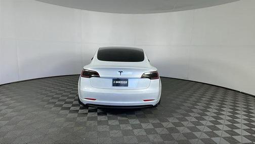 2022 Tesla Model 3 Standard Range