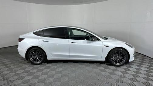 2022 Tesla Model 3 Standard Range