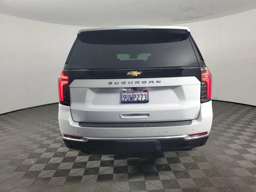 2025 Chevrolet Suburban LS