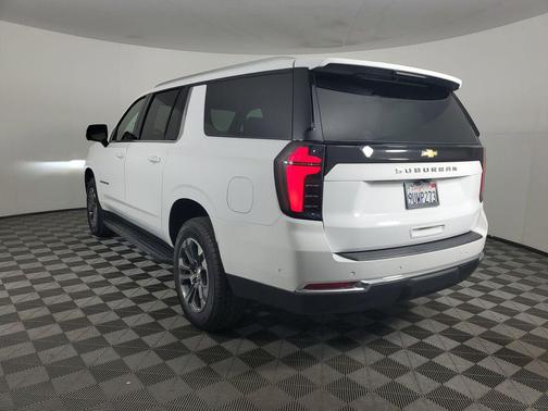 2025 Chevrolet Suburban LS