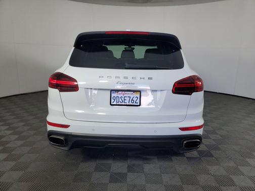 2017 Porsche Cayenne Platinum Edition