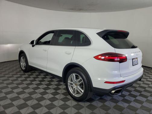 2017 Porsche Cayenne Platinum Edition