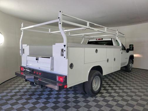 2025 Chevrolet Silverado 3500 WT