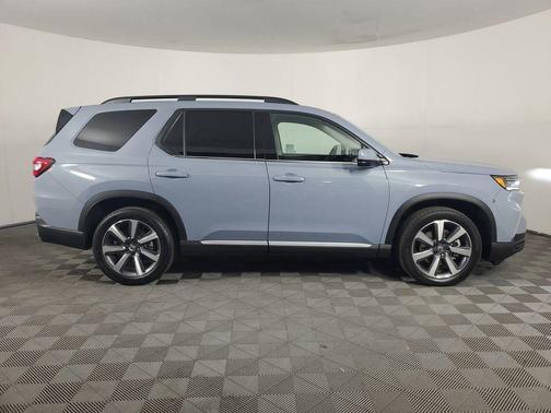 2023 Honda Pilot Touring 8-Passenger