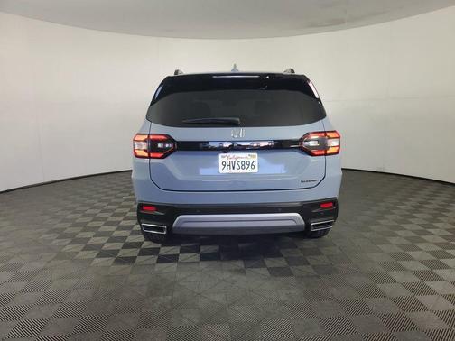 2023 Honda Pilot Touring 8-Passenger