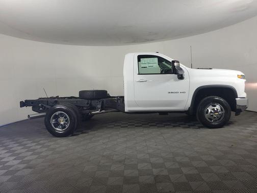 2026 Chevrolet Silverado 3500 LT