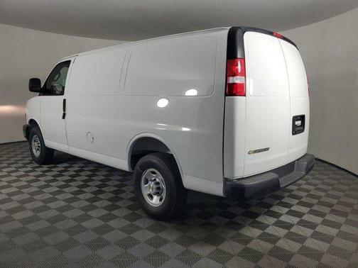 2025 Chevrolet Express 2500 RWD 2500 Regular Wheelbase WT