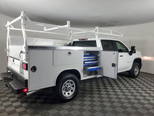 Summit White 2026 Chevrolet Silverado 3500 WT