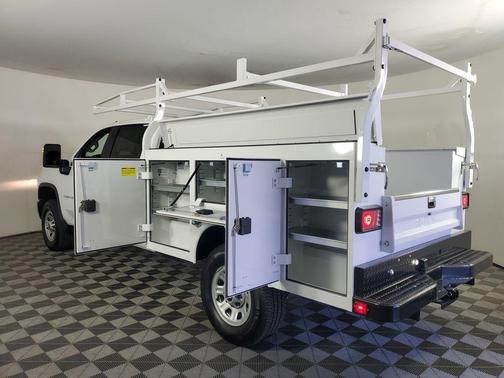Summit White 2026 Chevrolet Silverado 3500 WT
