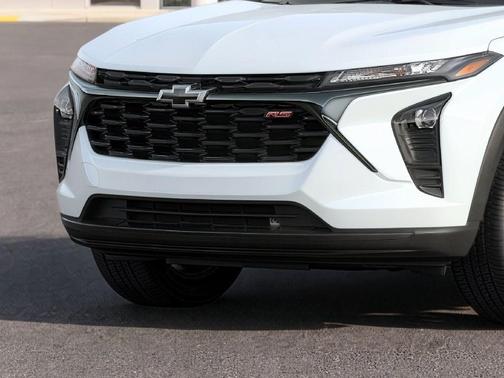 Summit White 2026 Chevrolet Trax FWD ACTIV