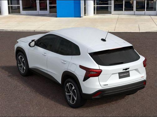 Summit White 2026 Chevrolet Trax FWD ACTIV