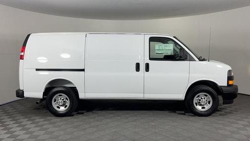 2025 Chevrolet Express 2500 RWD 2500 Regular Wheelbase WT