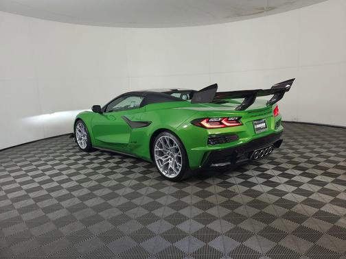 Roswell Green Metallic 2026 Chevrolet Corvette ZR1