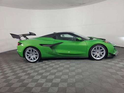 Roswell Green Metallic 2026 Chevrolet Corvette ZR1