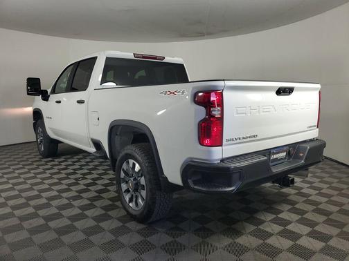 2026 Chevrolet Silverado 2500 Custom