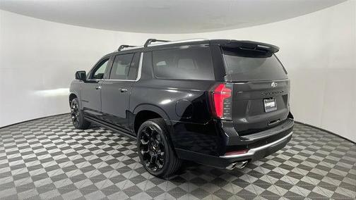 2025 Chevrolet Suburban 4WD High Country