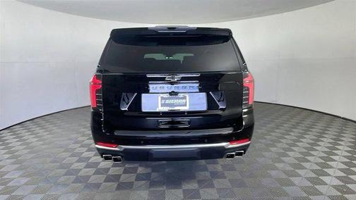 2025 Chevrolet Suburban 4WD High Country