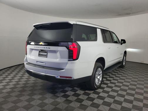 2026 Chevrolet Suburban LS