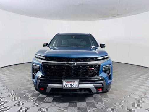 Lakeshore Blue Metallic 2024 Chevrolet Traverse AWD Z71