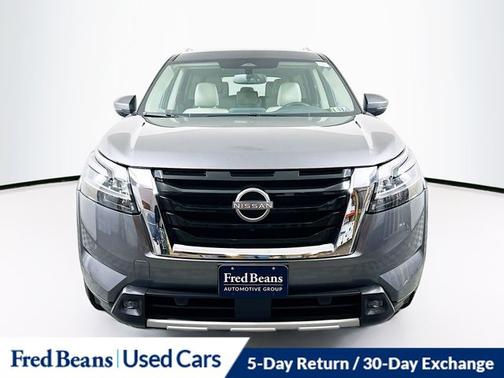 2022 Nissan Pathfinder SL