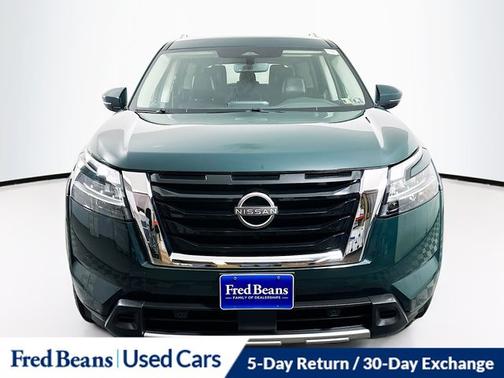 2023 Nissan Pathfinder SL