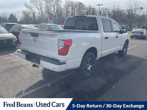 2024 Nissan Titan SV