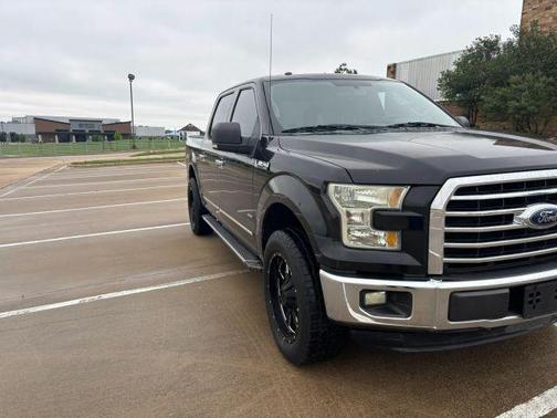 Black 2015 Ford F-150 XLT