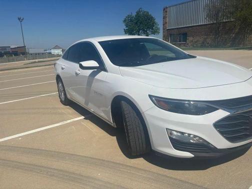 White 2022 Chevrolet Malibu LT