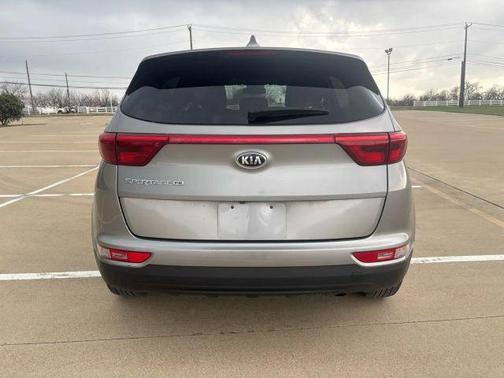 Gray 2019 Kia Sportage LX