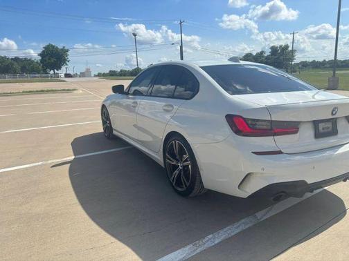 White 2022 BMW 330 i