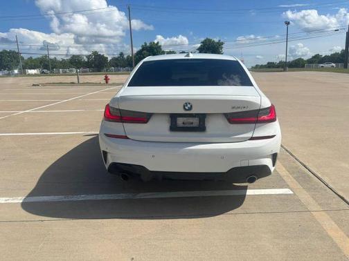 White 2022 BMW 330 i