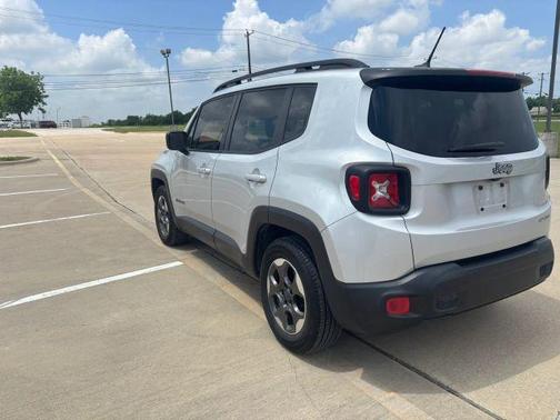 Silver 2016 Jeep Renegade Sport