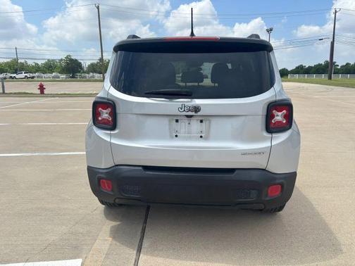 Silver 2016 Jeep Renegade Sport